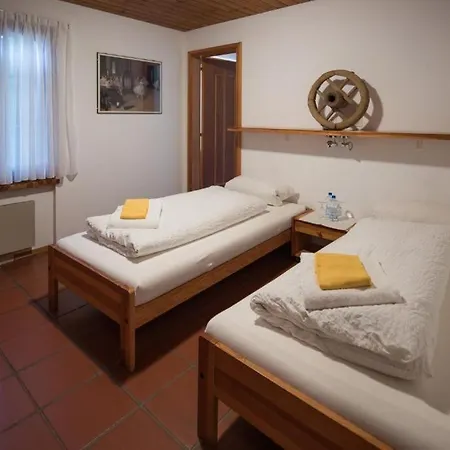 Santana - Ristorante & Pizzeria In * Roveredo