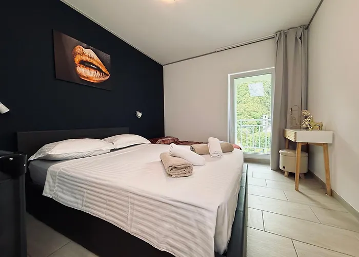 Rest And Restaurant In * Roveredo