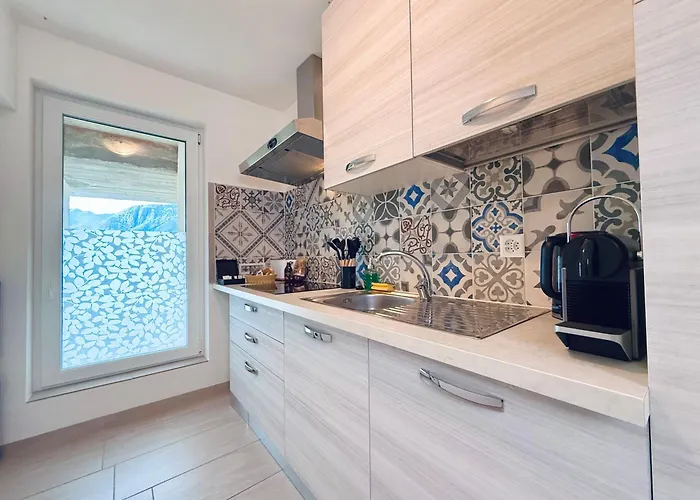 Rest And Restaurant In Hotel