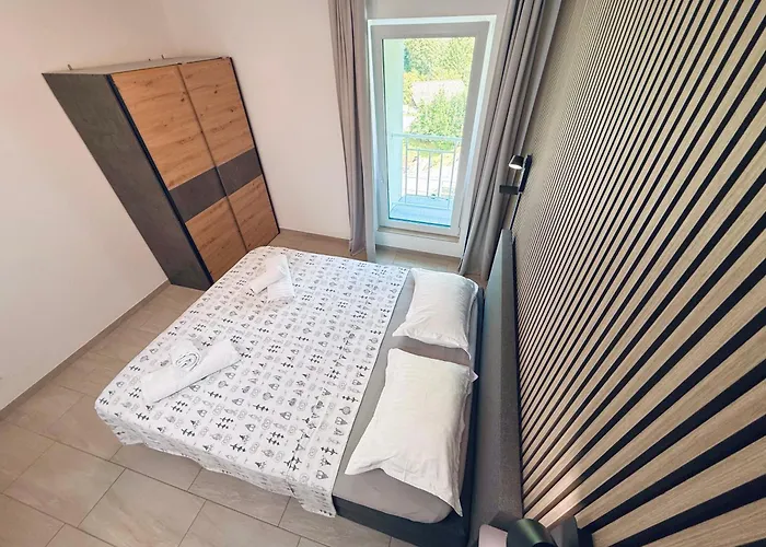 Hotel Rest And Restaurant In Roveredo