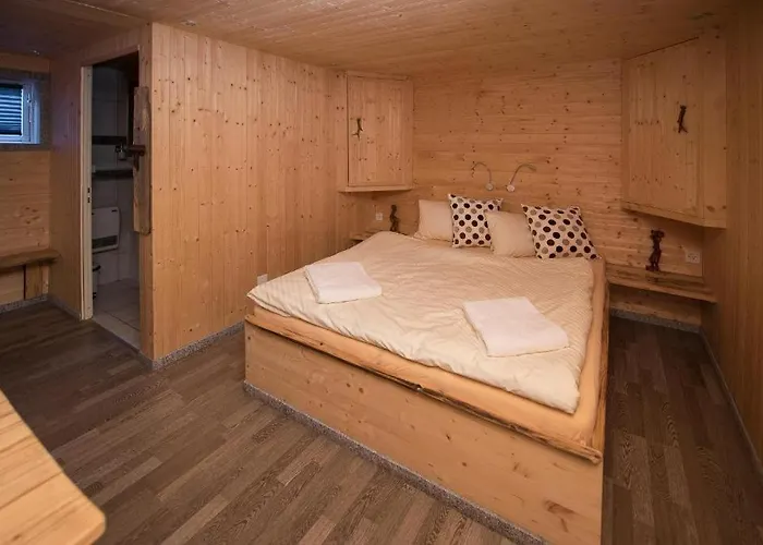 Hotel Rest And Restaurant In Roveredo