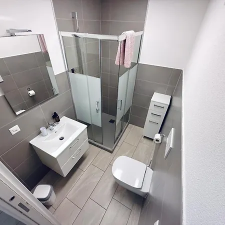 Hotell Rest And Restaurant In *